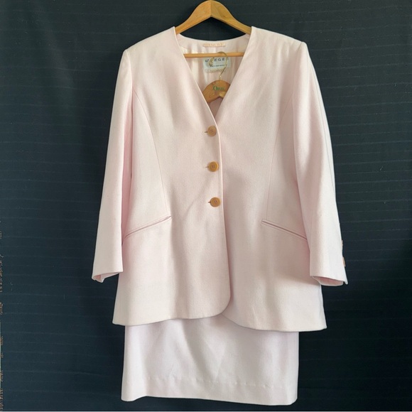 jaeger Dresses & Skirts - Jaegar Wool Silk Blend Pink 2 pc Skirt Suit Womens 10 Vintage British Luxury